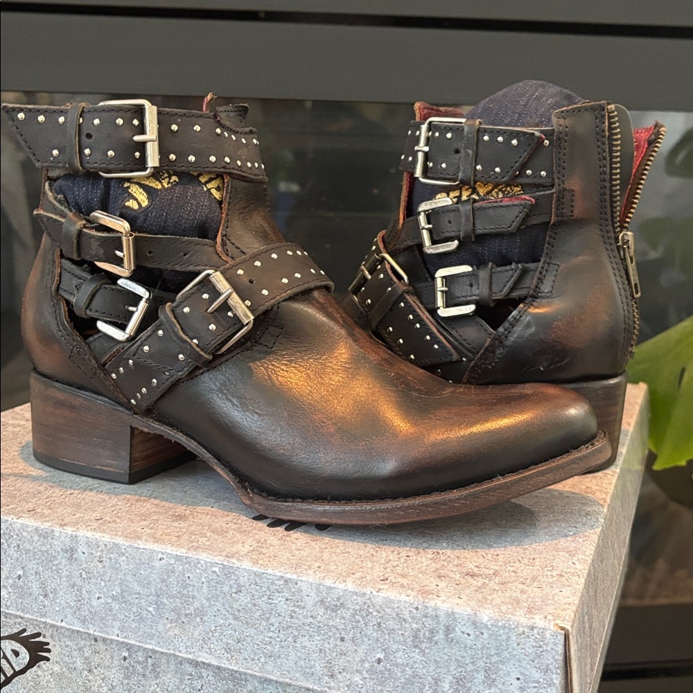 FREEBIRD by Steven New ankle boots